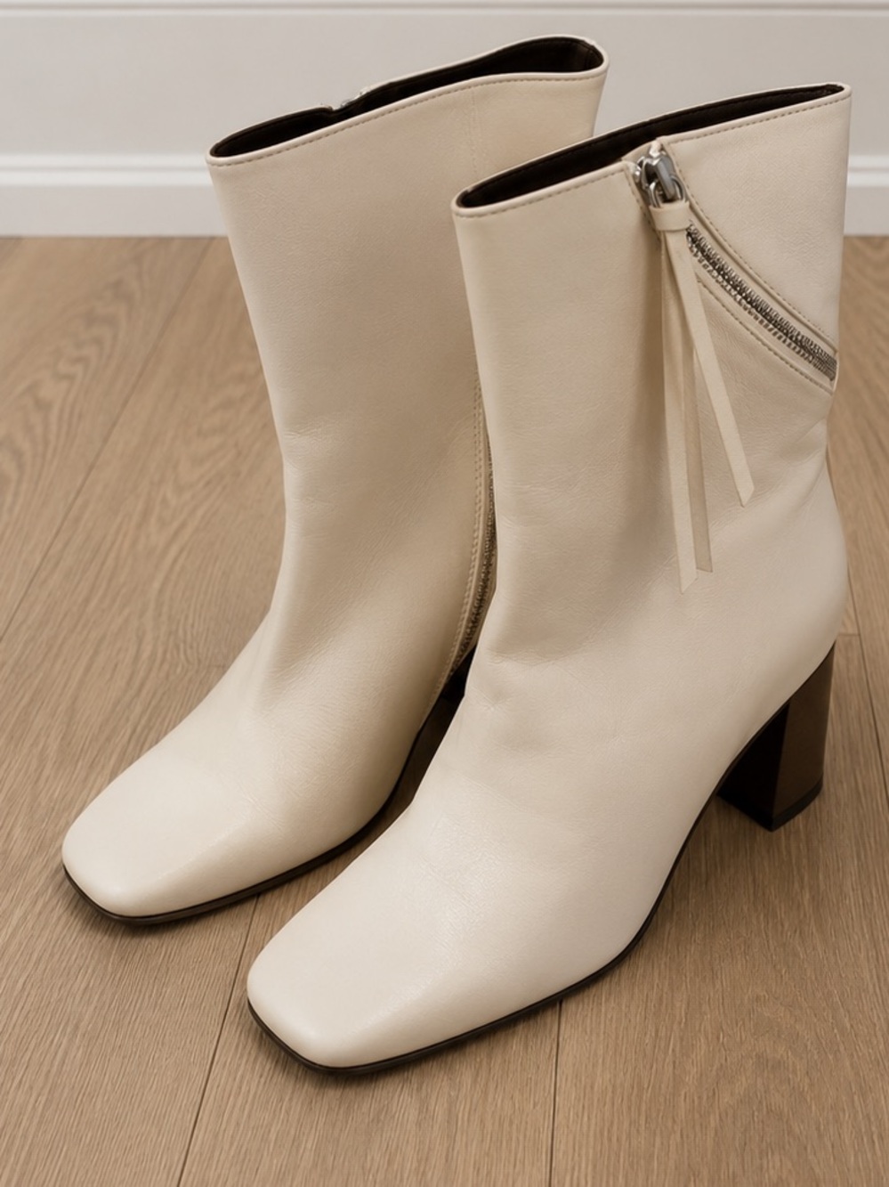 Closed Cream Leather Ankle Boots – Size 41